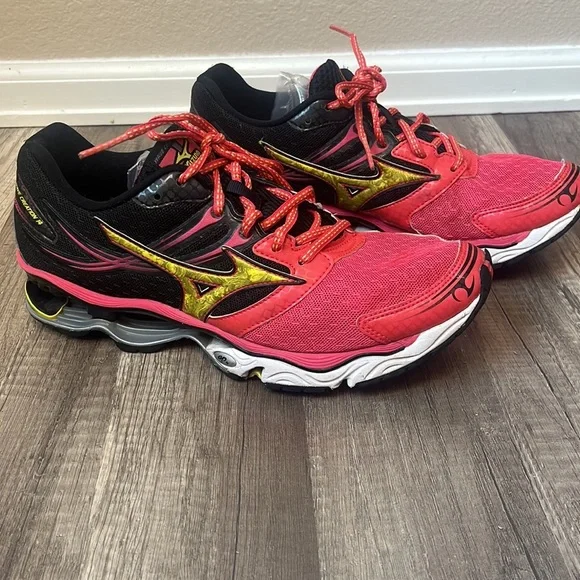 Mizuno Dynomotion Red & Yellow athletic Sneaker size 9.5 - Picture 2 of 13